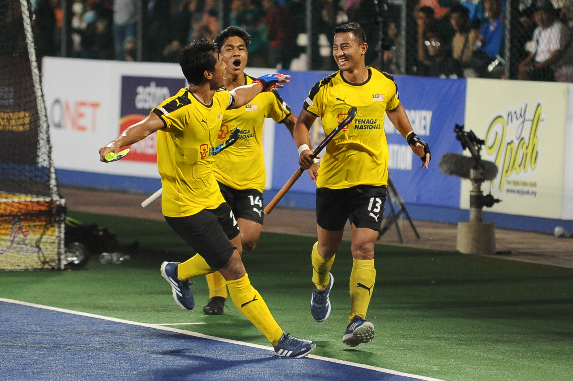 Malaysian players celebrating second goal scored by Firhan Ashari in the 41st minute